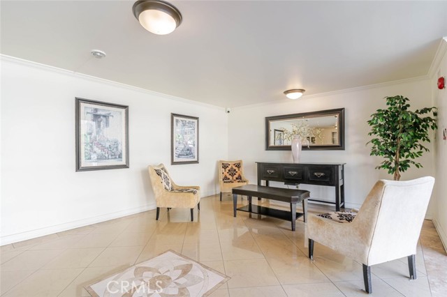 Detail Gallery Image 9 of 36 For 4430 Noble Ave #202,  Sherman Oaks,  CA 91403 - 2 Beds | 2 Baths