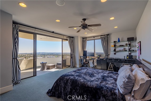 Detail Gallery Image 6 of 11 For 10560 Wilshire Bld #1706,  Los Angeles,  CA 90024 - 1 Beds | 1/1 Baths