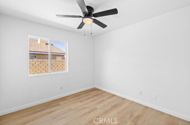 Detail Gallery Image 3 of 9 For 555 Koufax Dr, Lancaster,  CA 93535 - 3 Beds | 2 Baths