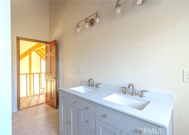 Detail Gallery Image 14 of 18 For 30042 Enchanted, Running Springs,  CA 92382 - 3 Beds | 2 Baths