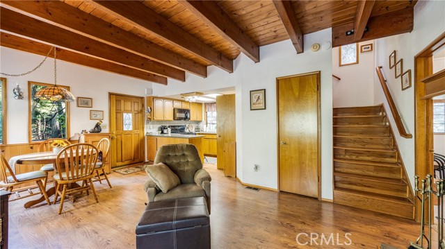 Detail Gallery Image 14 of 48 For 24941 Faulhorn Dr, Crestline,  CA 92325 - 3 Beds | 1/1 Baths