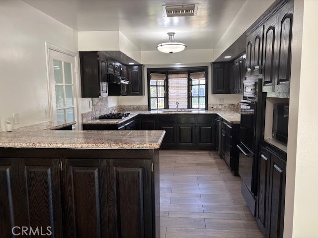 Detail Gallery Image 7 of 19 For 10918 Reseda, Porter Ranch,  CA 91326 - 3 Beds | 2 Baths