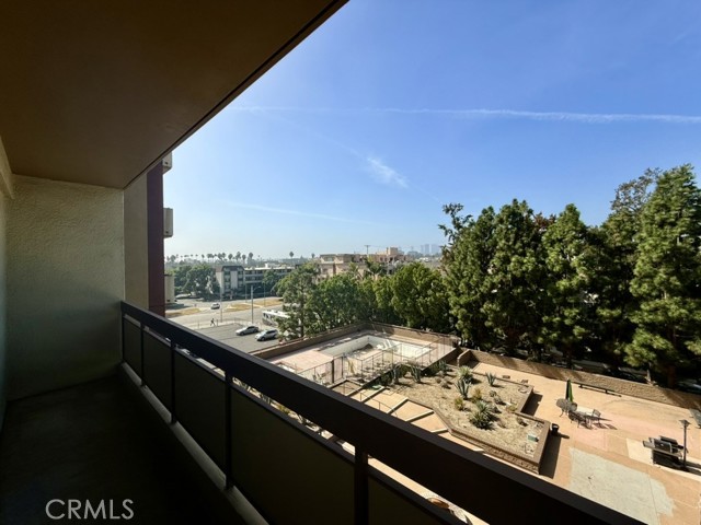 Detail Gallery Image 14 of 27 For 321 S San Vicente Bld #504,  Los Angeles,  CA 90048 - 2 Beds | 2 Baths