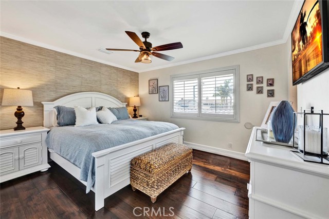 Image 27 of 60 For 20012 Mural Circle