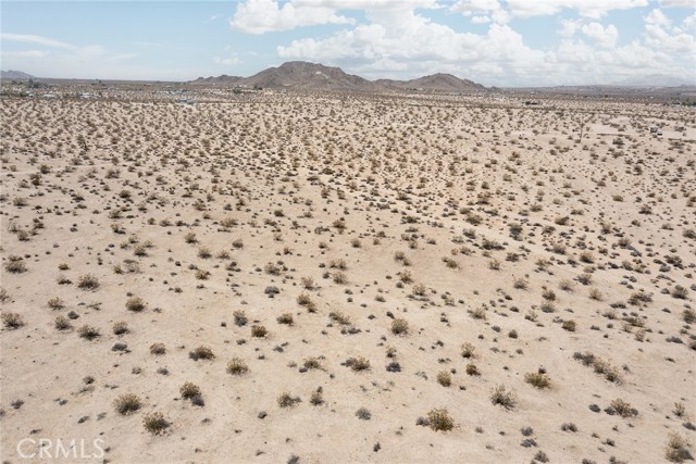 6789 La Brisa Drive, Joshua Tree CA: https://media.crmls.org/medias/3d161dc2-9cd5-4646-b347-881356531e08.jpg