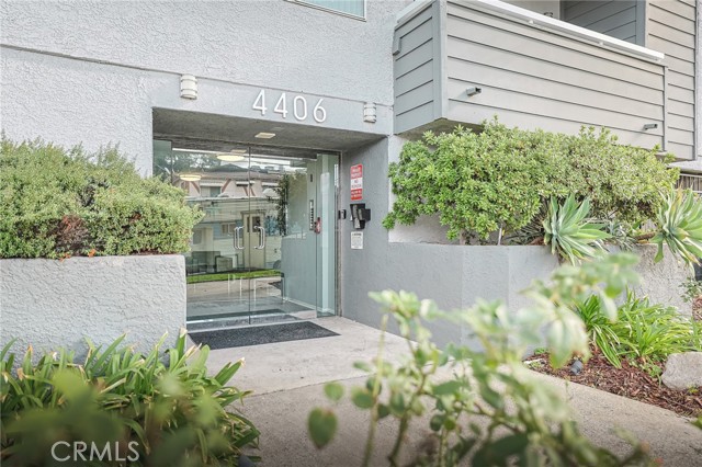 Detail Gallery Image 11 of 14 For 4406 Cahuenga Bld #205,  Toluca Lake,  CA 91602 - 2 Beds | 2 Baths