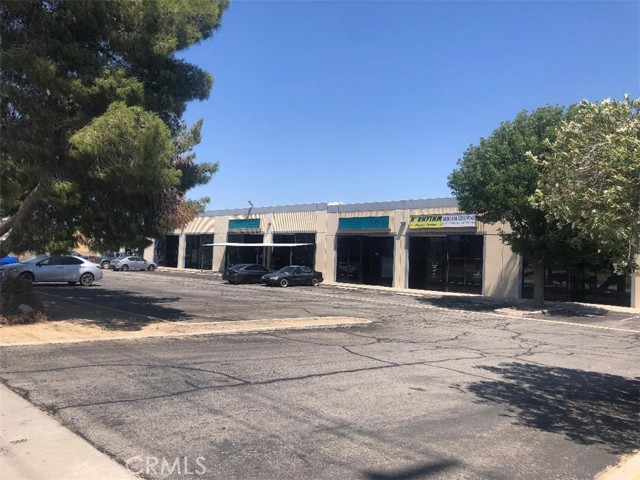 1817 E Avenue Q, Palmdale, California 93550, ,Commercial Lease,For Rent,1817 E Avenue Q,CRTR23135318