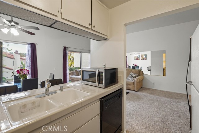 Detail Gallery Image 8 of 31 For 1712 Sinaloa Rd #203,  Simi Valley,  CA 93065 - 2 Beds | 2 Baths