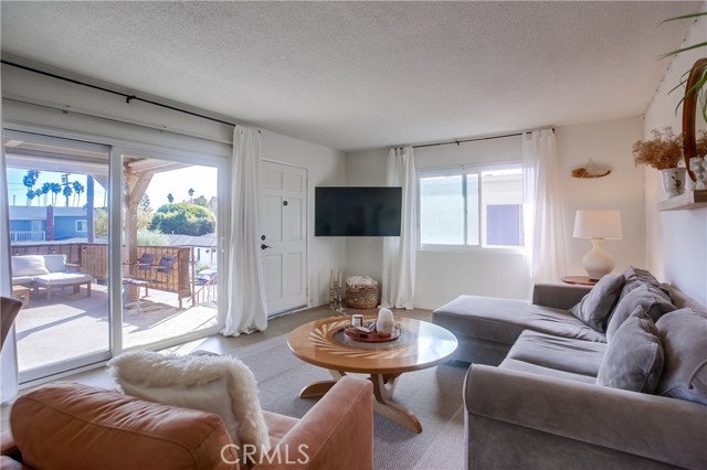 Detail Gallery Image 8 of 44 For 142 Avenida Pelayo a,  San Clemente,  CA 92672 - 2 Beds | 1 Baths