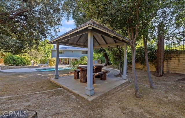 5340 Edgeware Drive, Calabasas CA: https://media.crmls.org/medias/3d17f260-a3b0-4108-91e6-a2b6c2ee9b9a.jpg