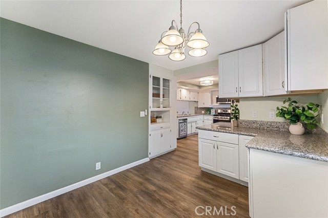 1073 E Knollcrest Drive, Covina CA: https://media.crmls.org/medias/3d181c54-9297-4949-816f-f906d49463e2.jpg