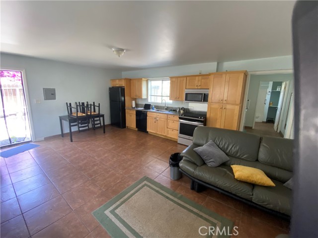 Detail Gallery Image 14 of 17 For 3117 Lincoln, Altadena,  CA 91001 - 4 Beds | 2 Baths