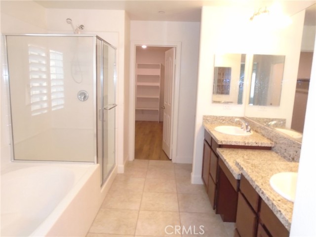 4081 Chamomile Court, San Bernardino CA: https://media.crmls.org/medias/3d18e329-212f-4ef9-b150-2f0f68e46aa7.jpg