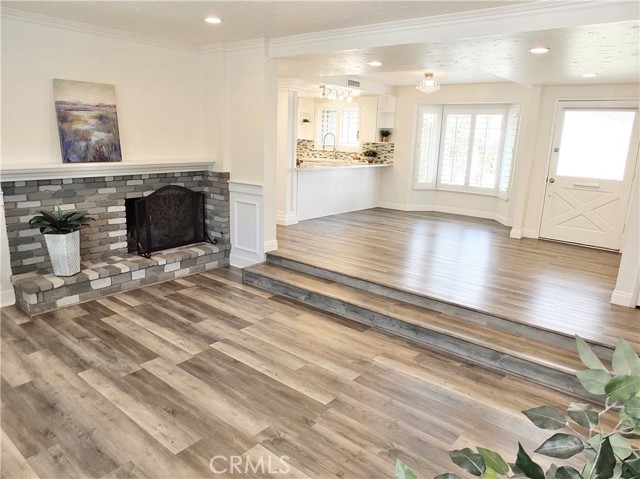 729 East Emerson Ave, Orange CA: https://media.crmls.org/medias/3d1901c4-4cbd-4f9d-88f0-008018ad206d.jpg