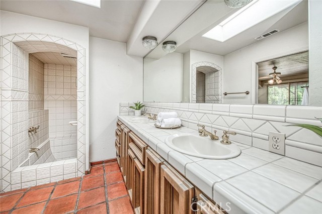 6641 N Van Ness Boulevard, Fresno CA: https://media.crmls.org/medias/3d19abae-da43-4c07-9d6a-32854c18a3e1.jpg