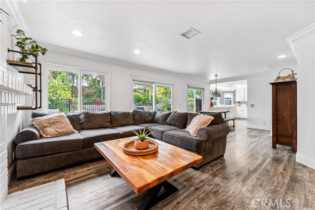 Detail Gallery Image 13 of 53 For 31885 Old Oak Rd, Rancho Santa Margarita,  CA 92679 - 5 Beds | 3 Baths