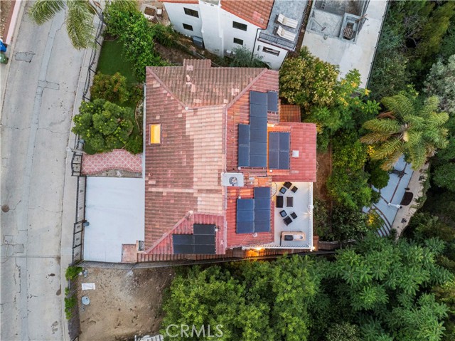 3916 Carnavon Way, Los Angeles CA: https://media.crmls.org/medias/3d1acc6e-072f-4b24-8e4f-e009aa1aae11.jpg
