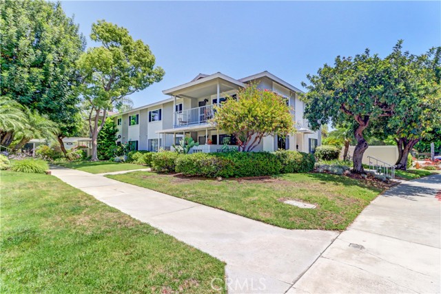 925 Ave Majorca, Laguna Woods CA: https://media.crmls.org/medias/3d1c24ab-b950-41dd-9dfa-532a2d226f81.jpg