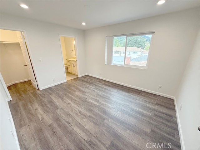 Detail Gallery Image 8 of 11 For 3016 Honolulu Ave #8,  Glendale,  CA 91214 - 2 Beds | 2 Baths