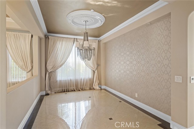 Detail Gallery Image 8 of 55 For 7370 Chantilly Ln, Tujunga,  CA 91042 - 6 Beds | 4 Baths