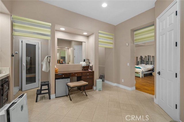 Detail Gallery Image 35 of 46 For 12065 Lamplighter Ln, Oak Hills,  CA 92344 - 5 Beds | 5/1 Baths