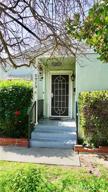 Detail Gallery Image 4 of 48 For 2213 N Valley St, Burbank,  CA 91505 - 3 Beds | 1 Baths