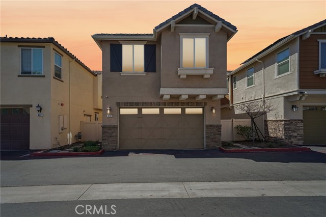 Detail Gallery Image 4 of 57 For 618 S Brampton Ln, Rialto,  CA 92376 - 4 Beds | 3 Baths