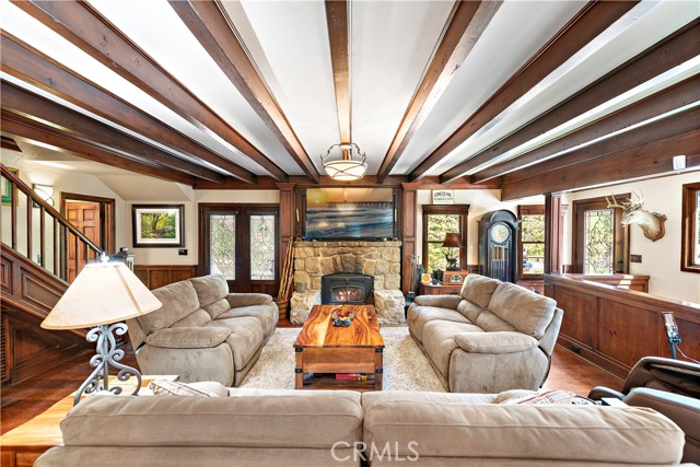 Detail Gallery Image 3 of 70 For 400 Cottage Grove Rd, Lake Arrowhead,  CA 92352 - 4 Beds | 4 Baths