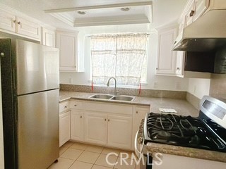 Detail Gallery Image 2 of 10 For 49 N Parkwood #12,  Pasadena,  CA 91107 - 3 Beds | 3 Baths