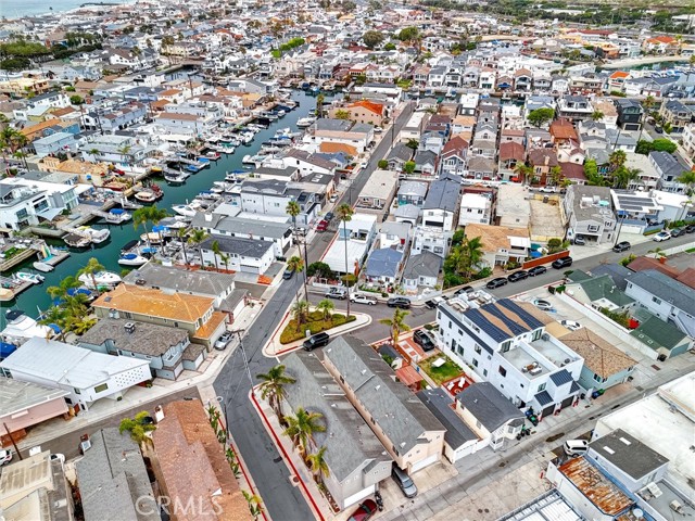 506 Clubhouse Avenue, Newport Beach CA: https://media.crmls.org/medias/3d1fc6e2-72b0-4744-81e0-53274c853f22.jpg