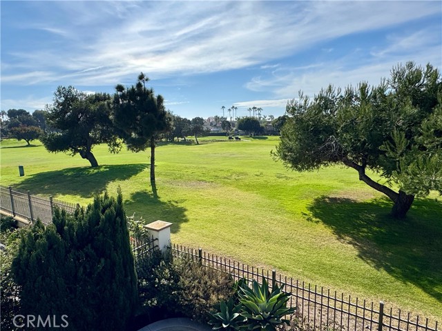 Detail Gallery Image 20 of 38 For 6452 Doral Dr, Huntington Beach,  CA 92648 - 5 Beds | 3/1 Baths