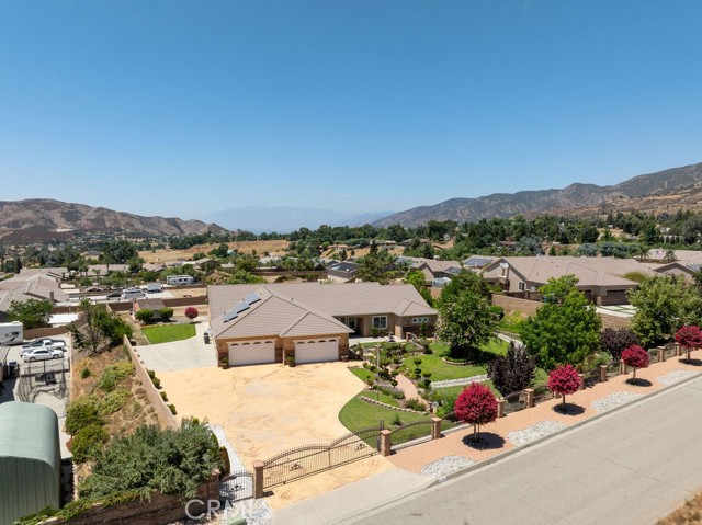 Detail Gallery Image 9 of 57 For 10362 Jocelyn Ln, Yucaipa,  CA 92399 - 4 Beds | 3/1 Baths