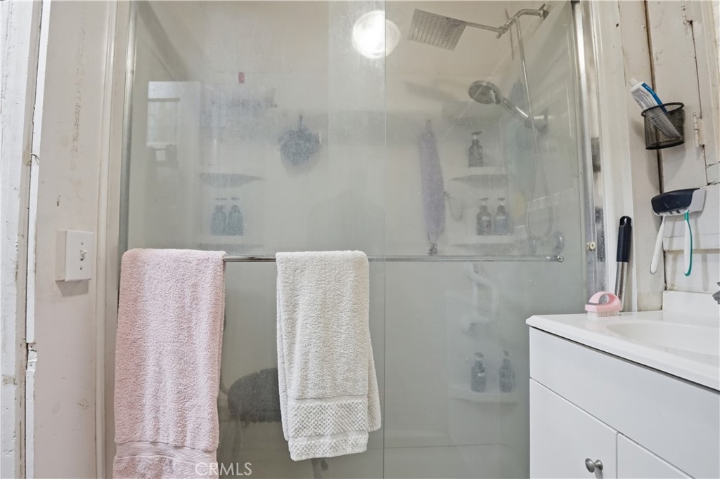 https://media.crmls.org/medias/3d20bb7a-86eb-489f-ae6c-44a2afc189dd.jpg?preset=X-Large
