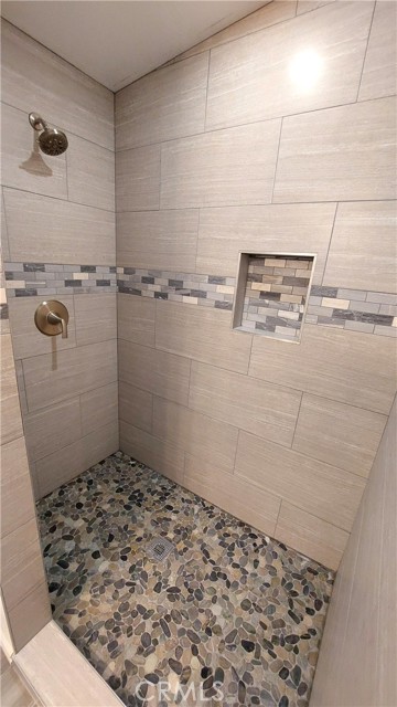 Detail Gallery Image 19 of 22 For 8649 Cantaloupe Ave, Panorama City,  CA 91402 - 3 Beds | 3 Baths