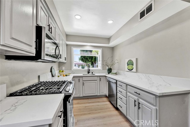 1119 N Lincoln Avenue, Fullerton CA: https://media.crmls.org/medias/3d211ccb-6a98-4e93-aed7-f98f43686a7d.jpg