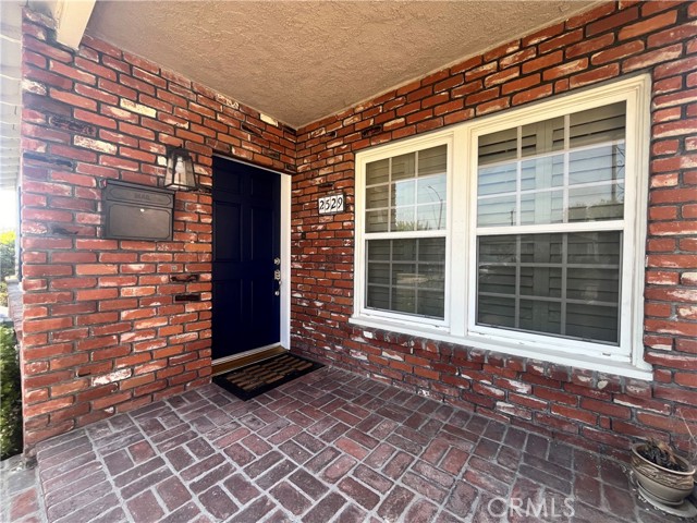 Detail Gallery Image 4 of 28 For 2529 N Keystone St, Burbank,  CA 91504 - 3 Beds | 2 Baths