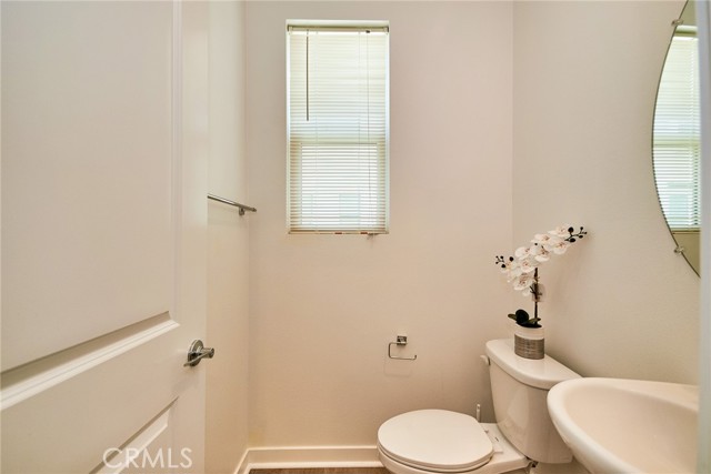 Detail Gallery Image 21 of 39 For 944 N Divino Privado, Ontario,  CA 91764 - 3 Beds | 3/1 Baths
