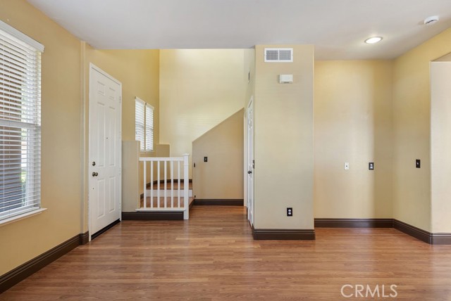 Detail Gallery Image 4 of 36 For 4265 Emerald Ave, La Verne,  CA 91750 - 3 Beds | 2/1 Baths