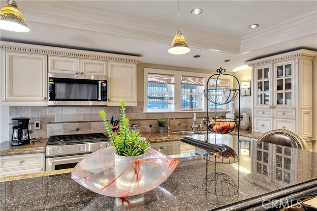 150 Cress Street, Laguna Beach CA: https://media.crmls.org/medias/3d22d85e-13f3-4b80-87fa-1523cd8bacad.jpg