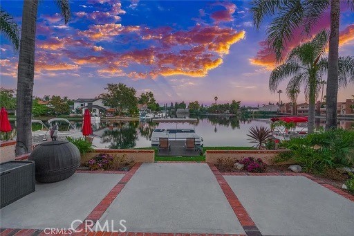https://media.crmls.org/medias/3d23535e-f067-4bed-a531-c71edb28c929.jpg?preset=X-Large