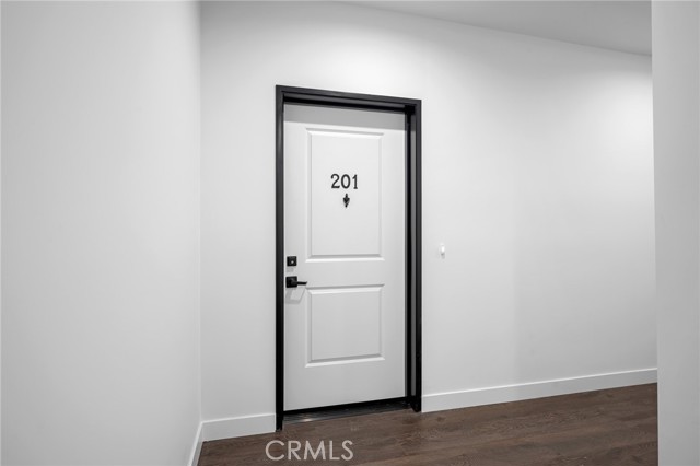 Detail Gallery Image 4 of 20 For 10657 Moorpark St #201,  North Hollywood,  CA 91602 - 1 Beds | 1 Baths