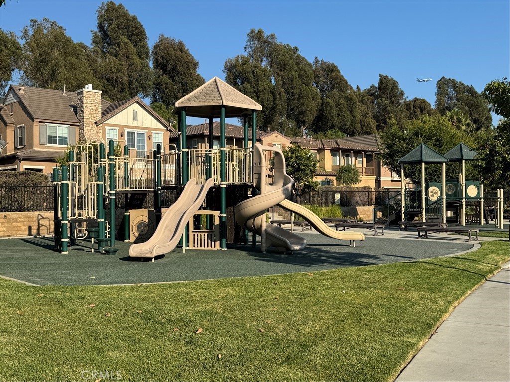 https://media.crmls.org/medias/3d23782c-73bb-428c-8d5e-18c145f70ed7.jpg?preset=X-Large