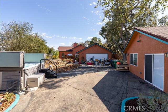 10755 Santa Ana Road, Atascadero CA: https://media.crmls.org/medias/3d239b8c-9ee7-4e0c-ac7d-ad5eabeb5650.jpg
