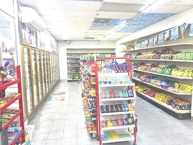 16502 S Main Street, Gardena CA: https://media.crmls.org/medias/3d24ed10-9f25-4da0-bdf8-e94f9f7d6ddc.jpg