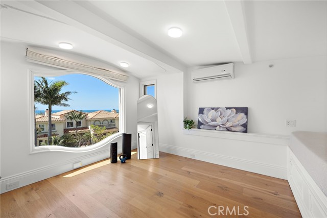 Detail Gallery Image 46 of 75 For 530 Kings Rd, Newport Beach,  CA 92663 - 5 Beds | 4/3 Baths