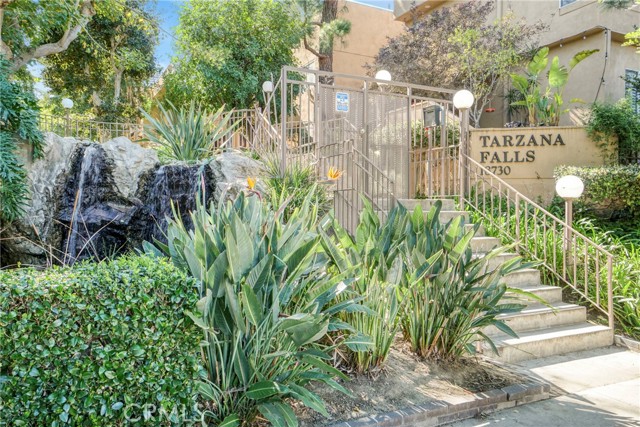 18730 Hatteras Street, Tarzana CA: https://media.crmls.org/medias/3d25a386-4c6c-4003-8bbb-d02bad0bcdeb.jpg