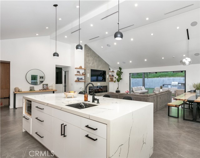 Detail Gallery Image 12 of 39 For 7127 Forest Hills Rd, West Hills,  CA 91307 - 4 Beds | 4/1 Baths