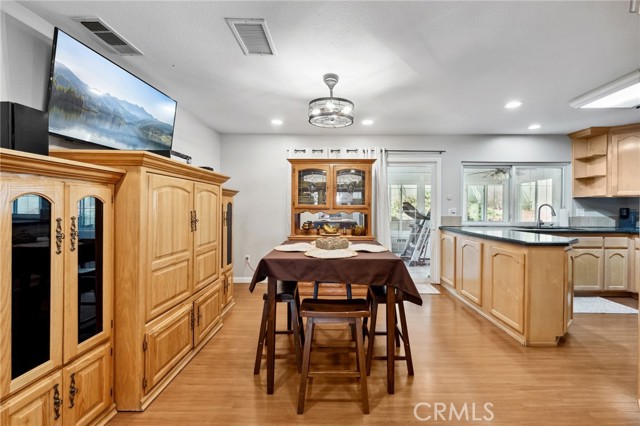 2972 Quebec Drive, Riverside CA: https://media.crmls.org/medias/3d27c640-d319-4fc4-9e15-e378e590e71a.jpg