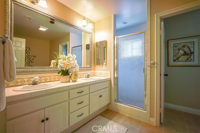 1375 N Euclid Avenue, Upland CA: https://media.crmls.org/medias/3d27ee53-4817-448e-a58e-5fd37fd9b72b.jpg