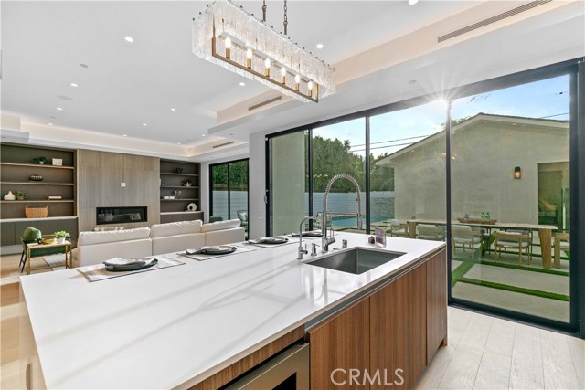 Detail Gallery Image 18 of 49 For 4532 Katherine, Sherman Oaks,  CA 91423 - 6 Beds | 6/1 Baths